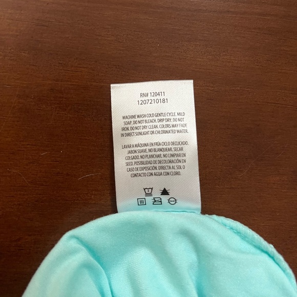 UV Skinz Women's Long Sleeve Everyday Tee - UPF 50+ - soft bamboo material- sz M - Picture 12 of 12